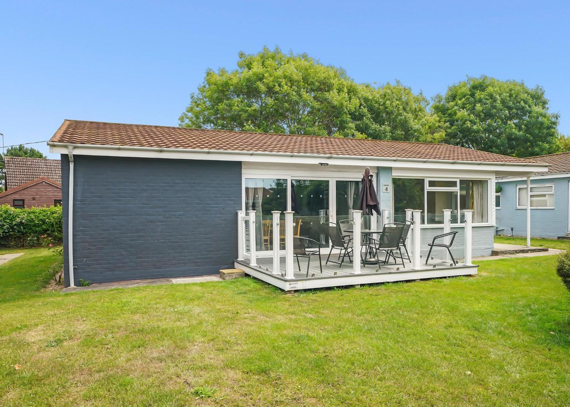 Broadlands Park And Marina Hotel Pakefield Exterior photo